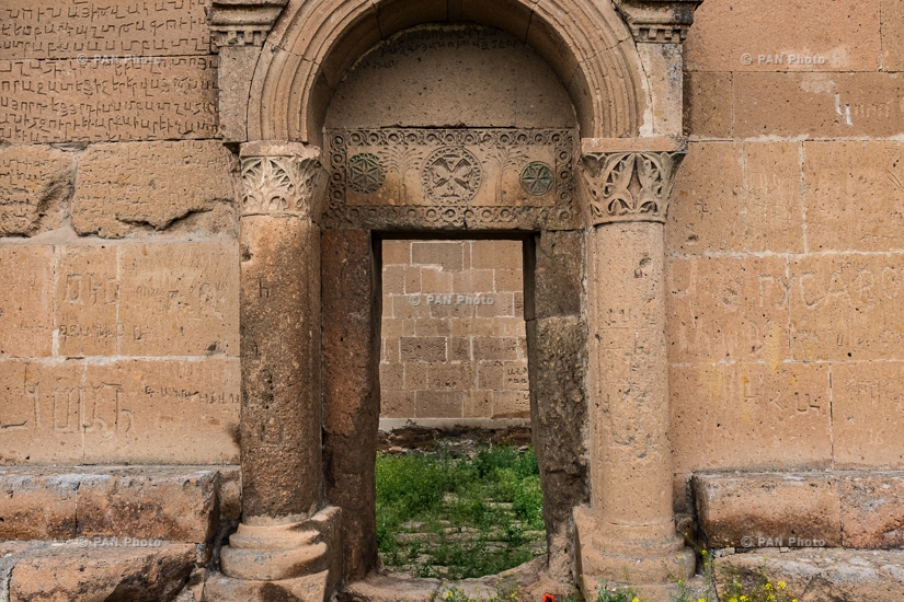 Yereruyk Basilica (Anipemza village, Shirak Province, Armenia)