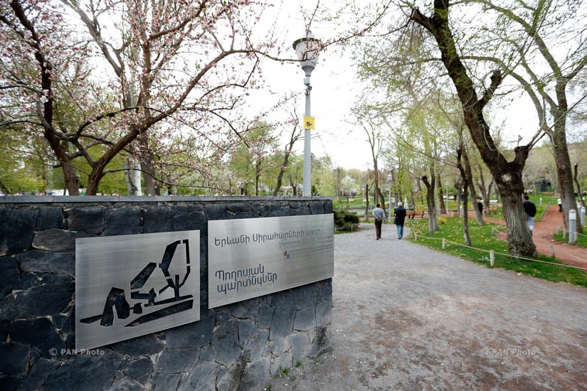 В ереванском Парке влюбленных открылась скульптура «Союз любви»