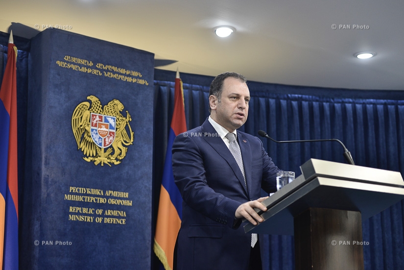 Пресс-конференция министра обороны Армении Вигена Саргсяна
