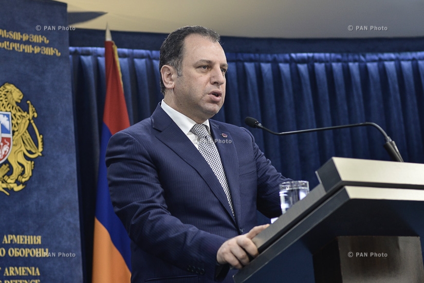 Пресс-конференция министра обороны Армении Вигена Саргсяна
