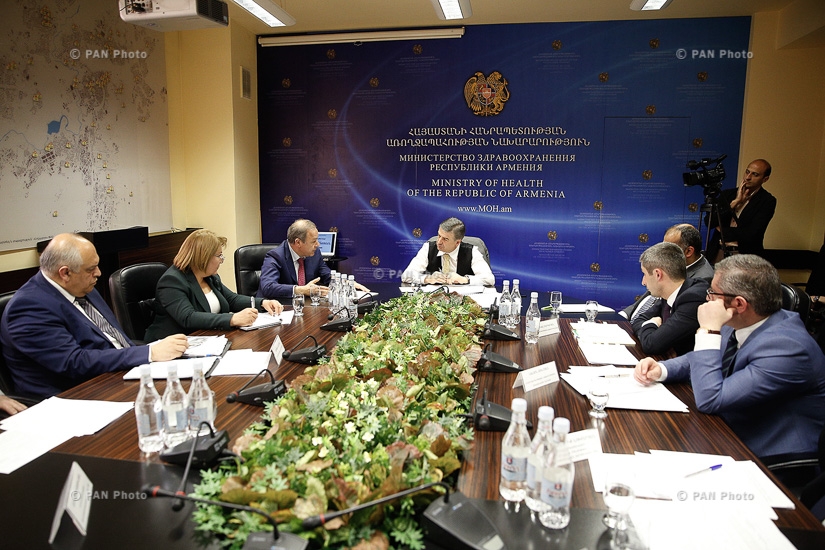Премьер-министр Карен Карапетян посетил Министерство здравоохранения Армении