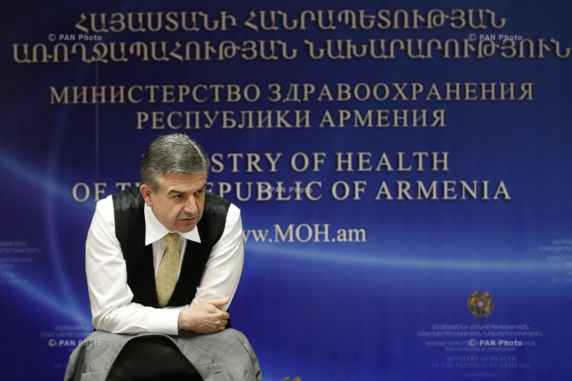 PM Karen Karapetyan visits Ministry of Health of Armenia