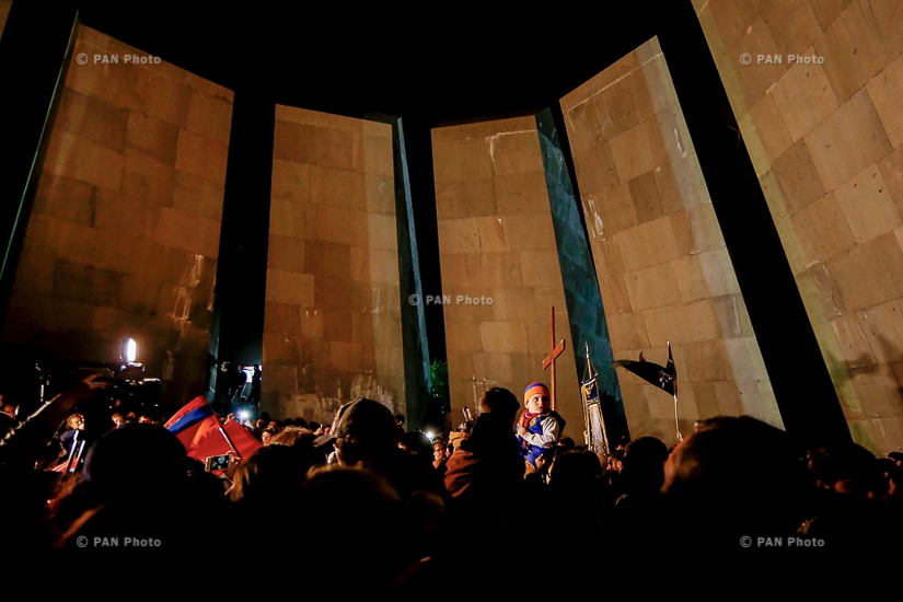 Հայոց ցեղասպանության 102-րդ տարելիցին նվիրված ջահերով երթը դեպի Ծիծեռնակաբերդի հուշահամալիր