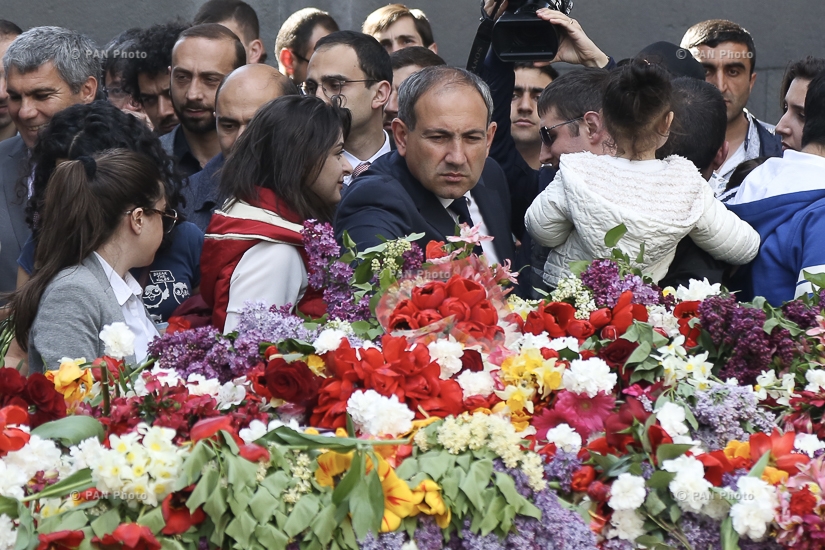 102-я годовщина Геноцида армян: Члены блока «ЕЛК» (Выход) посетили мемориальный комплекс Цицернакаберд