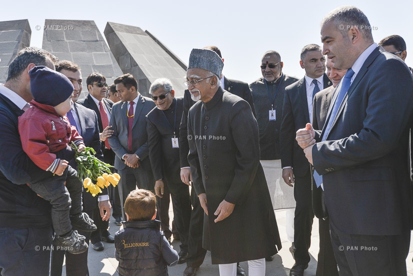 Вице-президент Индии Мохаммад Хамид Ансари посетил мемориальный комплекс Цицернакаберд