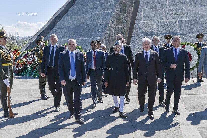 Вице-президент Индии Мохаммад Хамид Ансари посетил мемориальный комплекс Цицернакаберд
