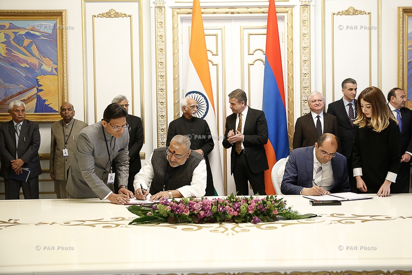 Премьер-министр Армении Карен Карапетян принял вице-президента Индии Мохаммада Хамида Ансари и возглавляемую им делегацию