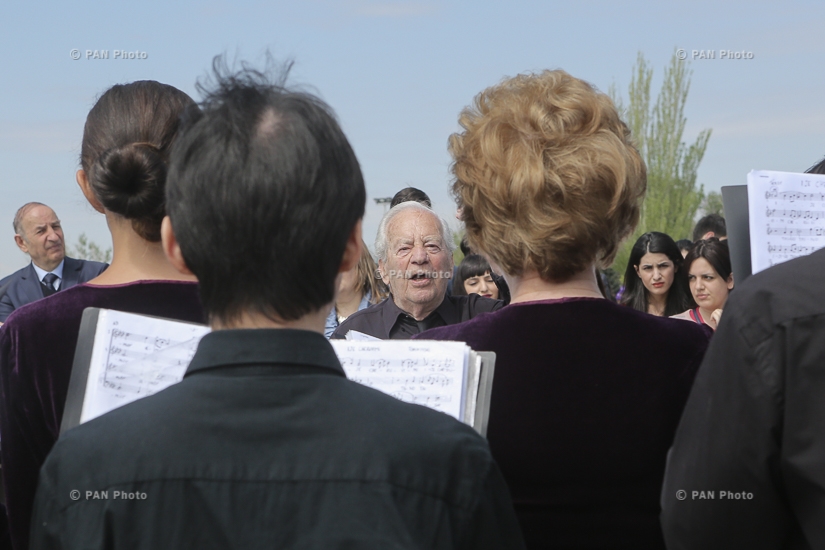 В Мемориальном комплексе Цикернакаберд хор «Шарлот» (Израиль) провел концерт в память о жертвах Геноцида армян