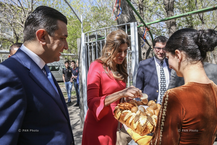 Генеральный директор Фонда по борьбе с раком имени короля Хуссейна в Иордании принцесса Дина Майред приняла участие в посадке деревьев во дворе старшей школы «Гераци» в Ереване