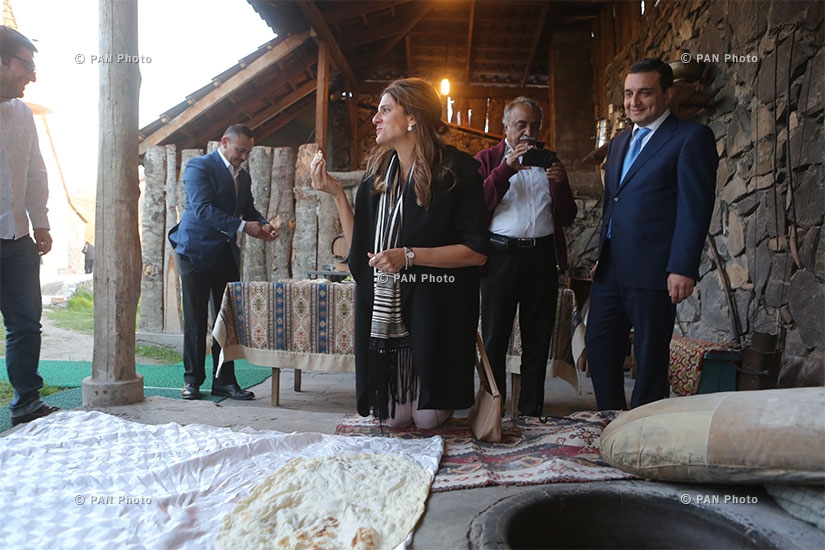 Генеральный директор Фонда по борьбе с раком имени короля Хуссейна в Иордании принцесса Дина Майред посетила в Армении монастырский комплекс Гегард и языческий храм Гарни