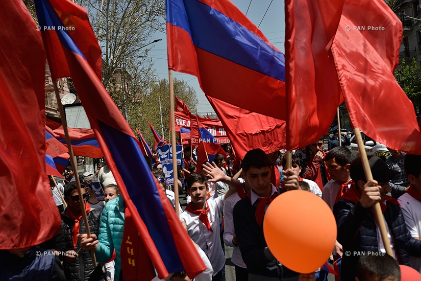 Կոմունիստական կուսակցության քայլերթը Երևանում՝ նվիրված Մայիսի 1-ին՝ Աշխատավորների օրվան
