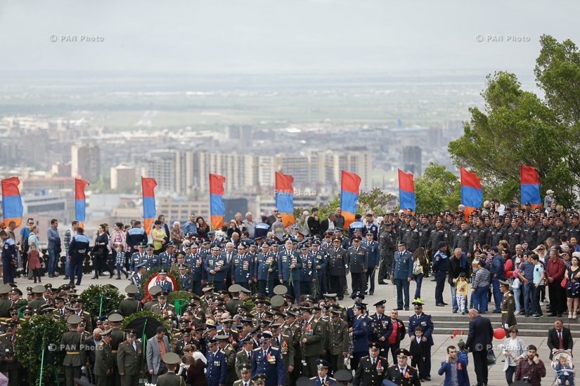 В парке Победы в Ереване состоялось празднование 72-й годовщины Победы в Великой Отечественной войне