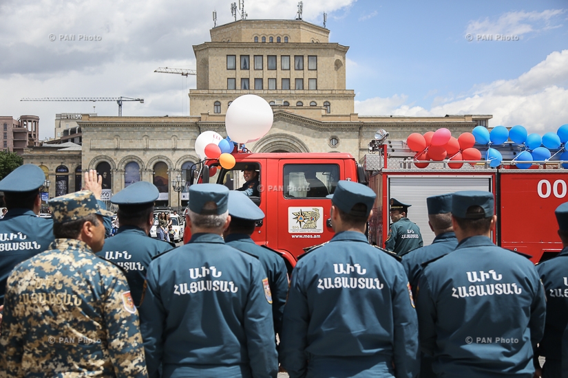 Հրշեջ-փրկարարների «Մայիսի 911» խորագրով տոնական շքերթը Հանրապետության հրապարակում