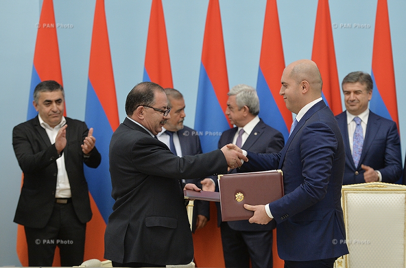 Memorandum of forming political coalition between the RPA and ARF was signed at the Presidential Palace