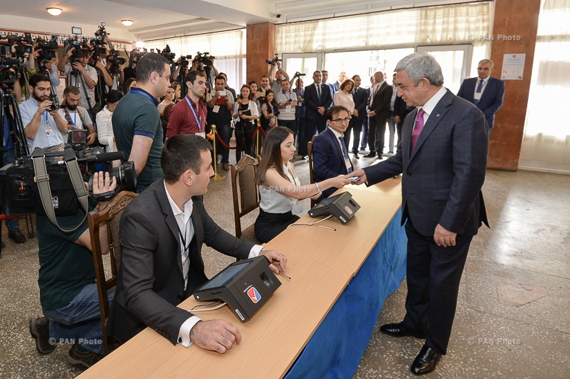 Elections to the Yerevan City Council: Prseident Serzh Sargsyan votes