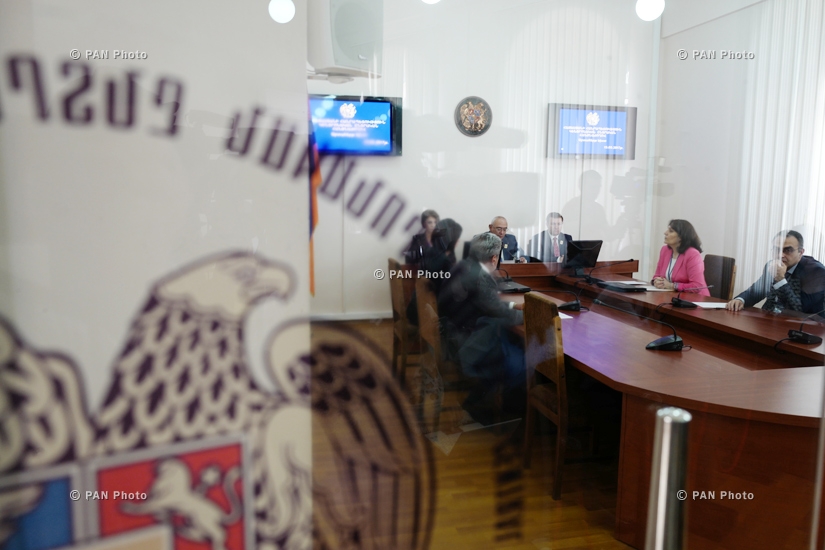 Председатель ЦИК Армении Тигран Мукучян представил предварительные результаты выборов в Совет старейшин Еревана