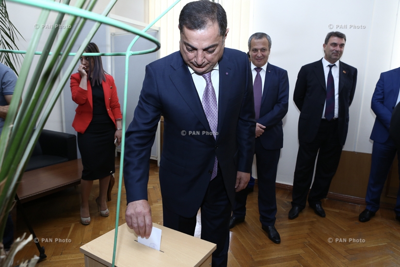 В парламенте Армении стартовало голосование по выбору спикера Национального Собрания 