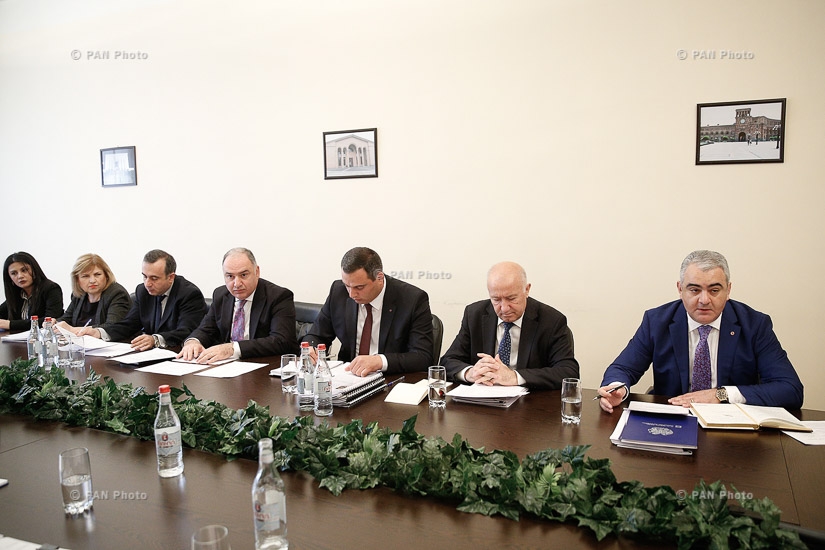 Премьер-министр Армении Карен Карапетян посетил Управление по управлению государственным имуществом