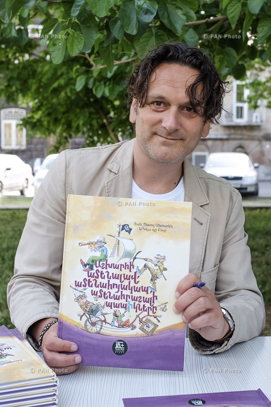 Հոլանդացի գրող Յան Պաուլ Սխուտենի և հոլանդական Disney ամսագրի ծաղրանկարիչ Կեյս դը Բուրիի՝ «Աշխարհի ամենալավ, ամենահոյակապ,ամենահրաշալի պապիկները» գրքի շնորհանդեսը