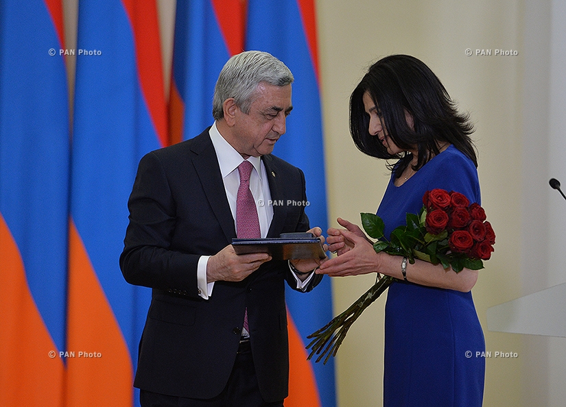 По случаю Праздника Республики в резиденции Президента состоялась церемония награждения