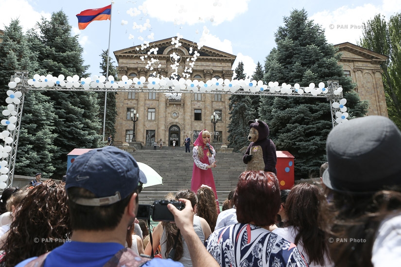 Festive event on the occasion of International Children's Day at  Armenian parliament yard