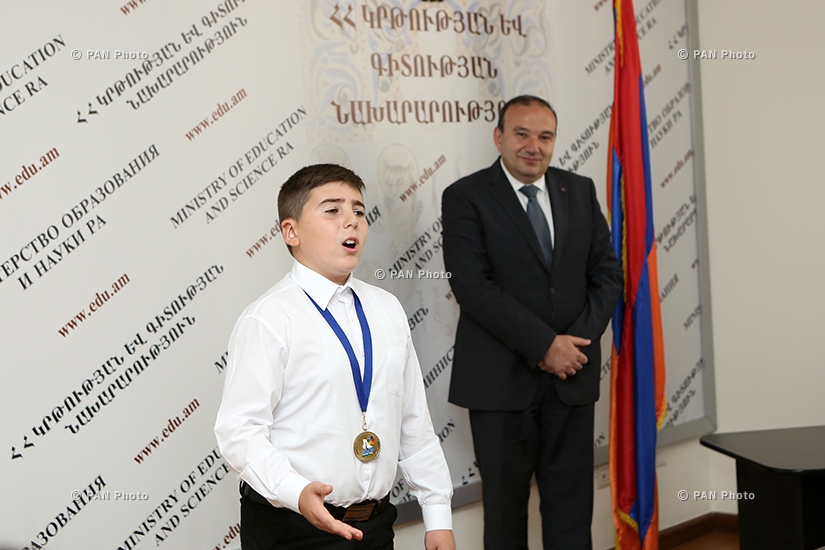 Министр образования РА Левон Мкртчян вручил награды победителям 12-х молодежных Дельфийских игр из стран СНГ