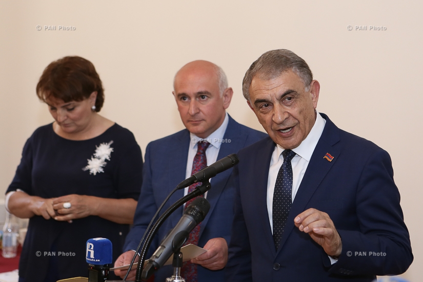 Акции по случаю Всемирного дня  донора в парламенте Армении и в больничном комплексе №1 «Гераци»