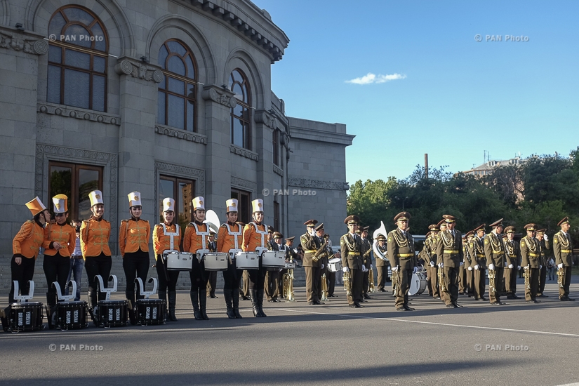 Բրիտանիայի ՊՆ «Սալամանկա» նվագախմբի, բրիտանական բանակի շեփորահարների և ՀՀ ՊՆ զիննվագախմբի համատեղ համերգը