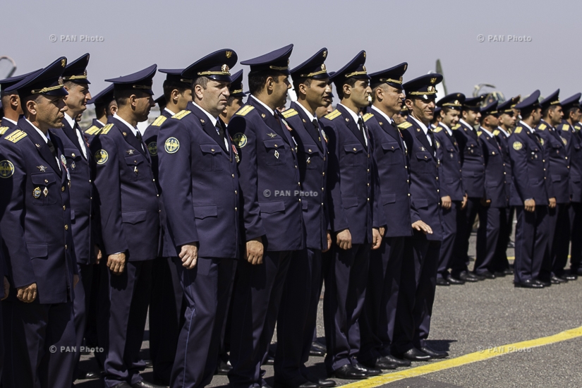 Զինված ուժերի ավիացիայի կազմավորման 25 ամյակի կապակցությամբ տոնական միջոցառում «Էրեբունի» օդանավակայանի տարածքում