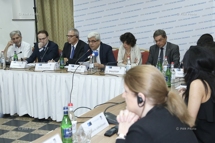 Научная конференция на тему «НАТО из Варшавы в Брюссель: Реформы в сфере безопасности Армении»