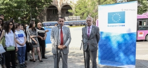 Брифинг, посященный открытию первой остановке общественного транспорта с гелиопанелью появилась в Ереване 