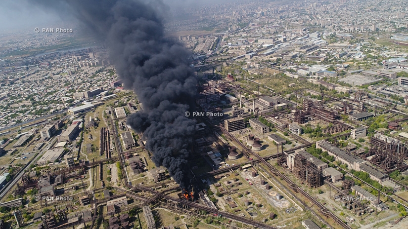 Пожар на территории химического завода «Наирит» в Ереване 