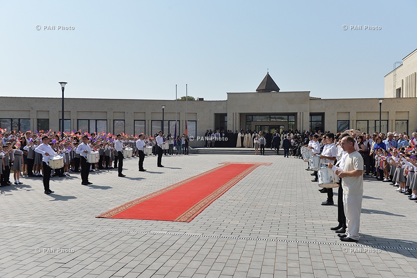 Opening of new building of Eurnekian General Education Institution in Ejmiatsin