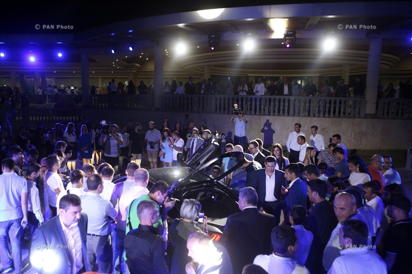 Презентация BMW i8 с гибридным двигателем в Армении 