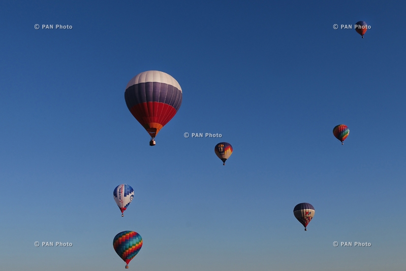 Hot air baloons flying over Yerevan and Garni