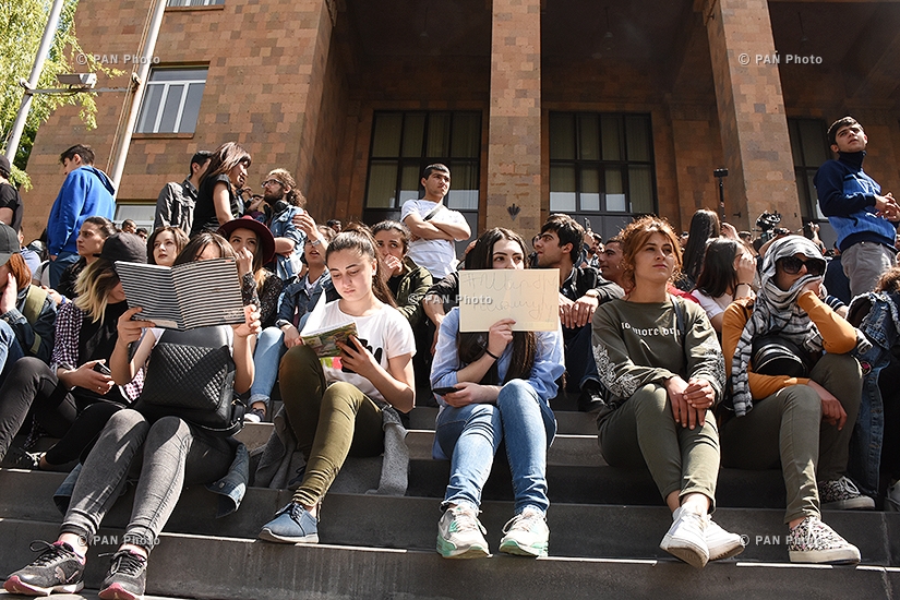 Акция протеста против премьерства Сержа Саргсяна на улицах Еревана: День 6
