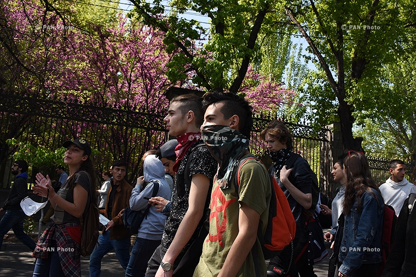 Protest against Armenia's ex-president Serzh Sargsyan's appointment as prime minister in Yerevan: Day 6