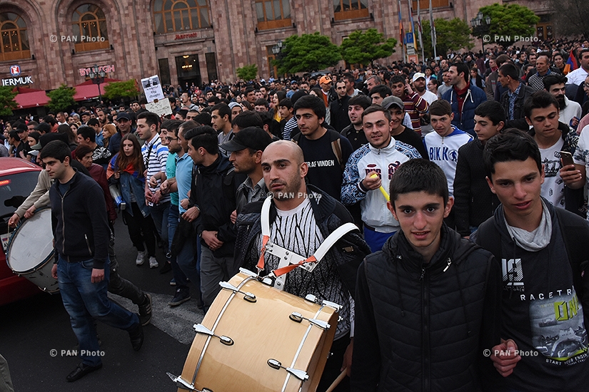 Rally against Armenia's ex-president Serzh Sargsyan's appointment as prime minister in Yerevan's Republic square. Day 6