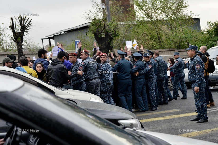 Protest against Armenia's ex-president Serzh Sargsyan's appointment as prime minister in Yerevan: Day 8