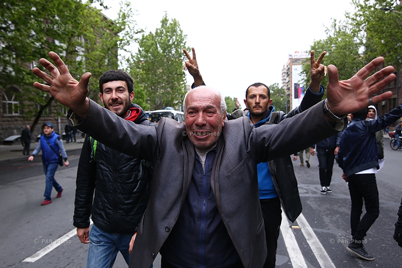 Акция протеста против премьерства Сержа Саргсяна на улицах Еревана: День 9