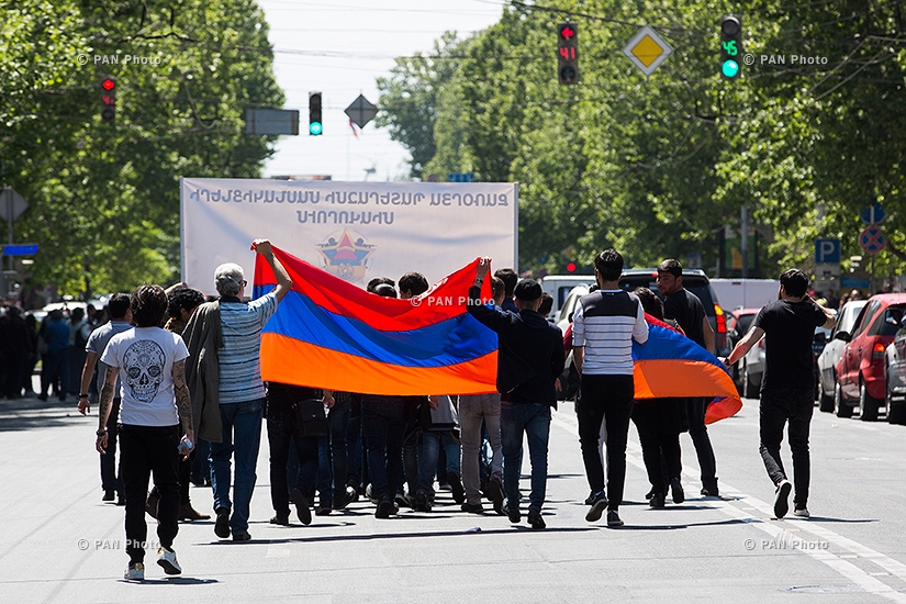 Акция протеста с требованием отставки парвящей Республиканской партии Армении в Ереване: День 12