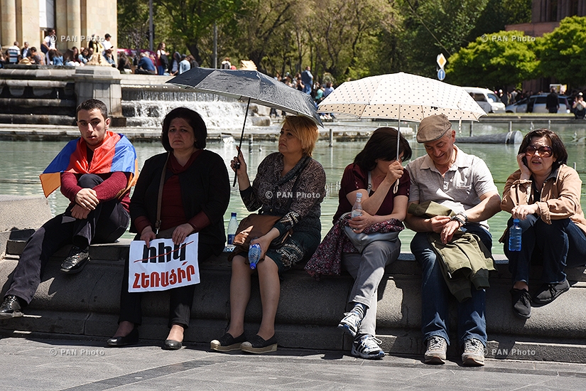 Акция протеста с требованием отставки парвящей Республиканской партии Армении в Ереване: День 12