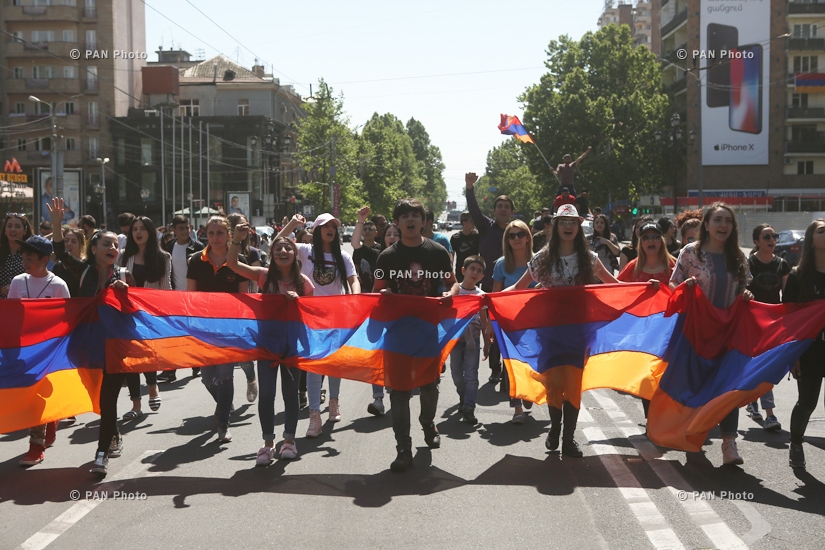 Акции неповиновения в Ереване с требованием отставки Республиканской партии Армении