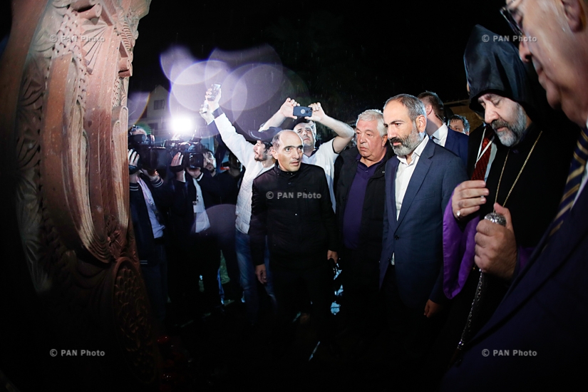 Վարչապետ Նիկոլ Փաշինյանի հանդիպումը Սոչիում հայ համայնքի ներկայացուցիչների հետ տեղի Սբ Սարգիս եկեղեցու տարածքում 