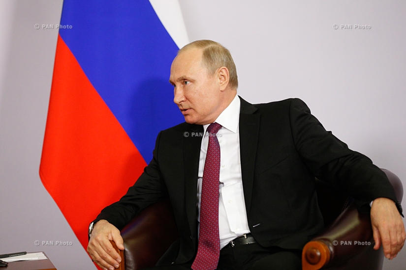Встреча премьер-министра Армении Никола Пашиняна и президента РФ Владимира Путина в Сочи