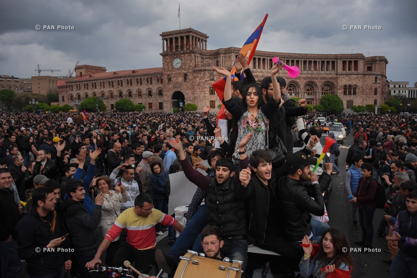 Everyday rallies fill the Republic Square amid the government’s calls to start a dialogue, 20.04.18