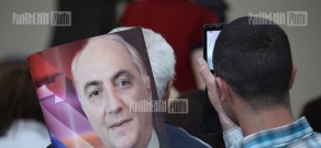 Leader of Armenian Democratic Party Aram G.Sargsyan meets with residents of Kanaker-Zeytun