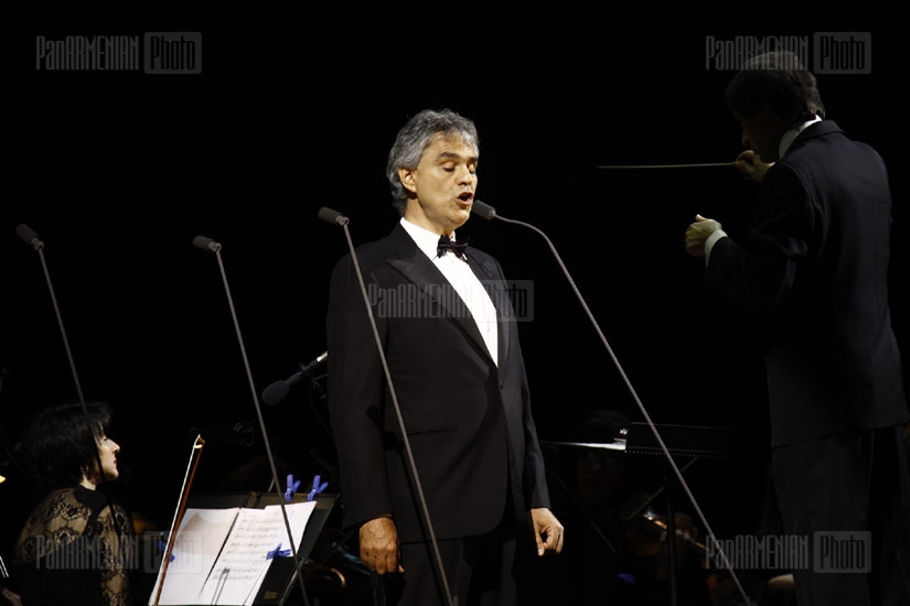 Концерт итальянского тенора Андреа Бочелли на Площади Свободы в Ереване