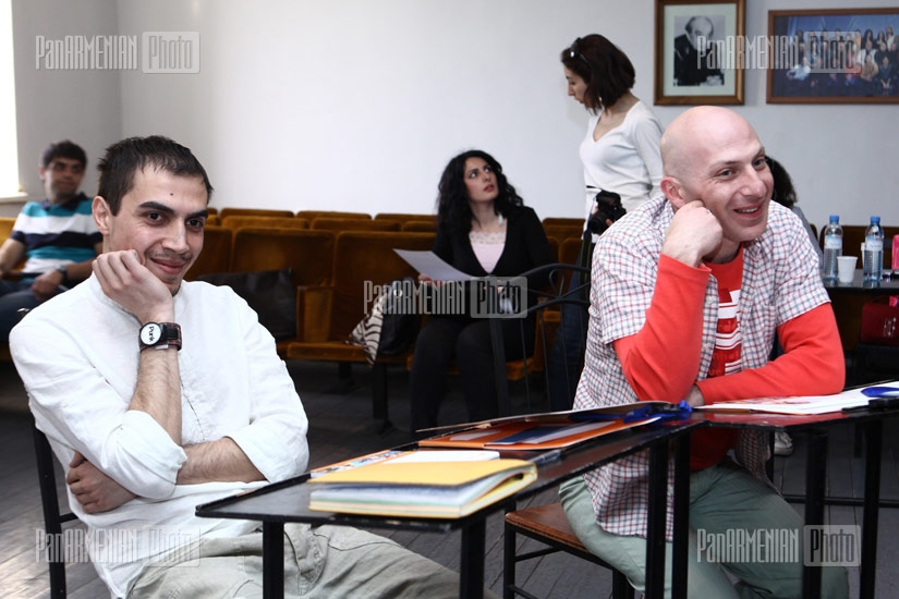Բրիտանացի գրող Թոբի Լիթը հանդիպեց երիտասարդ հայ գրողների հետ