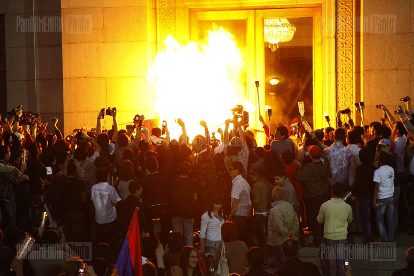Torch procession on Armenian Genocide Commemoration Day